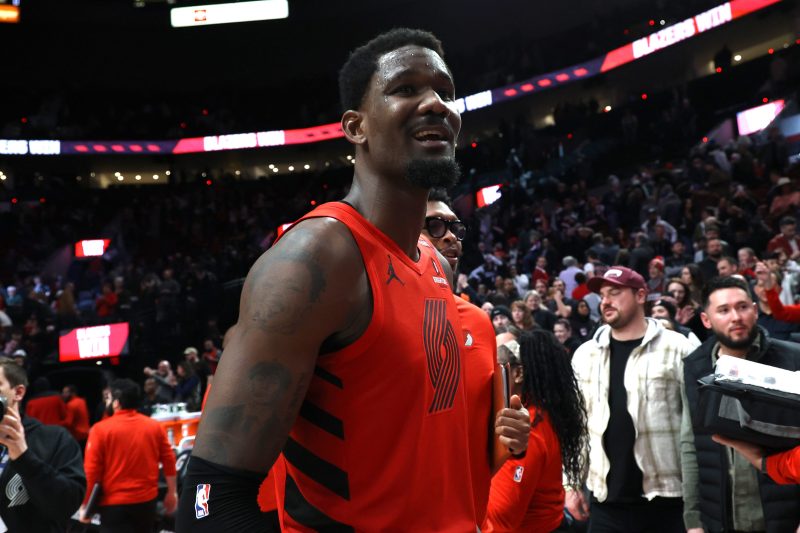 Former No. 1 overall pick agrees to 2-year deal with Lakers | Report