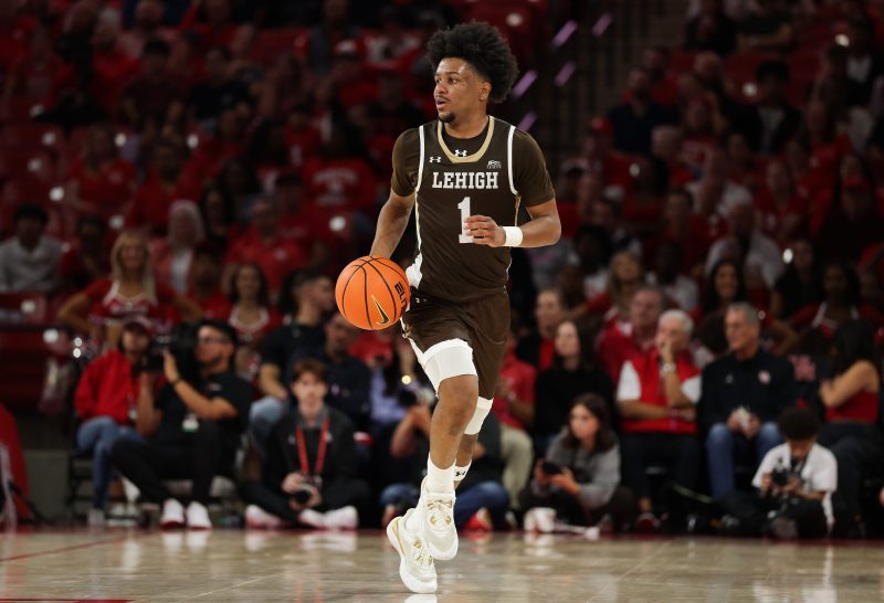 Lehigh basketball’s Nasir Whitlock drains half-court heave to beat Holy Cross